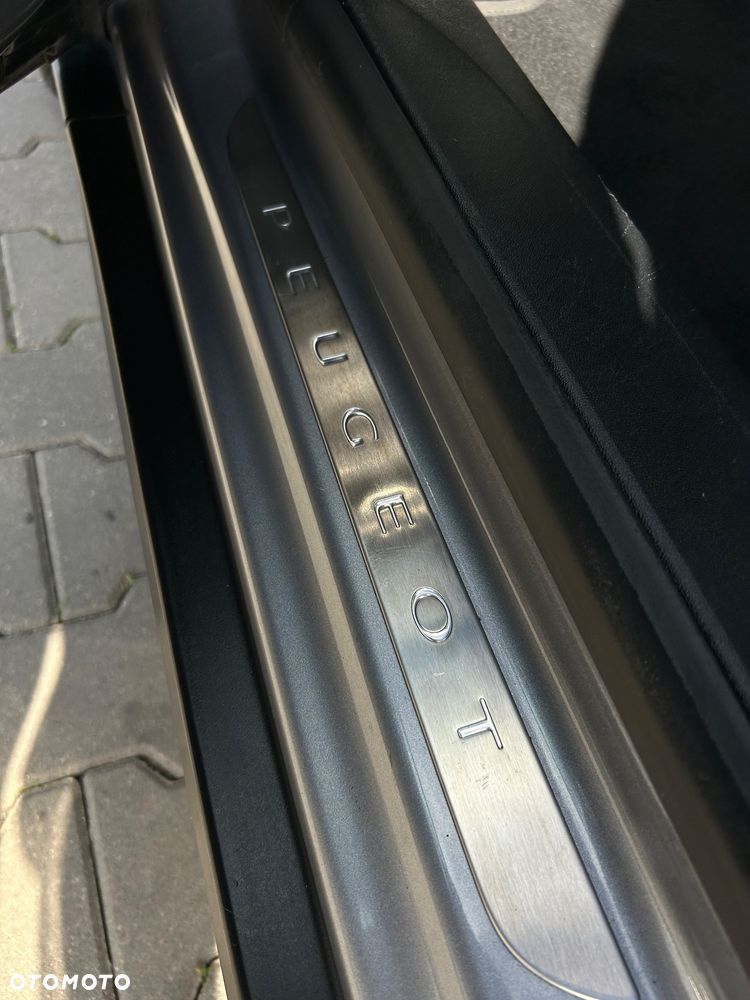 Peugeot 2008 1.6 e-HDi Allure S&S - 25