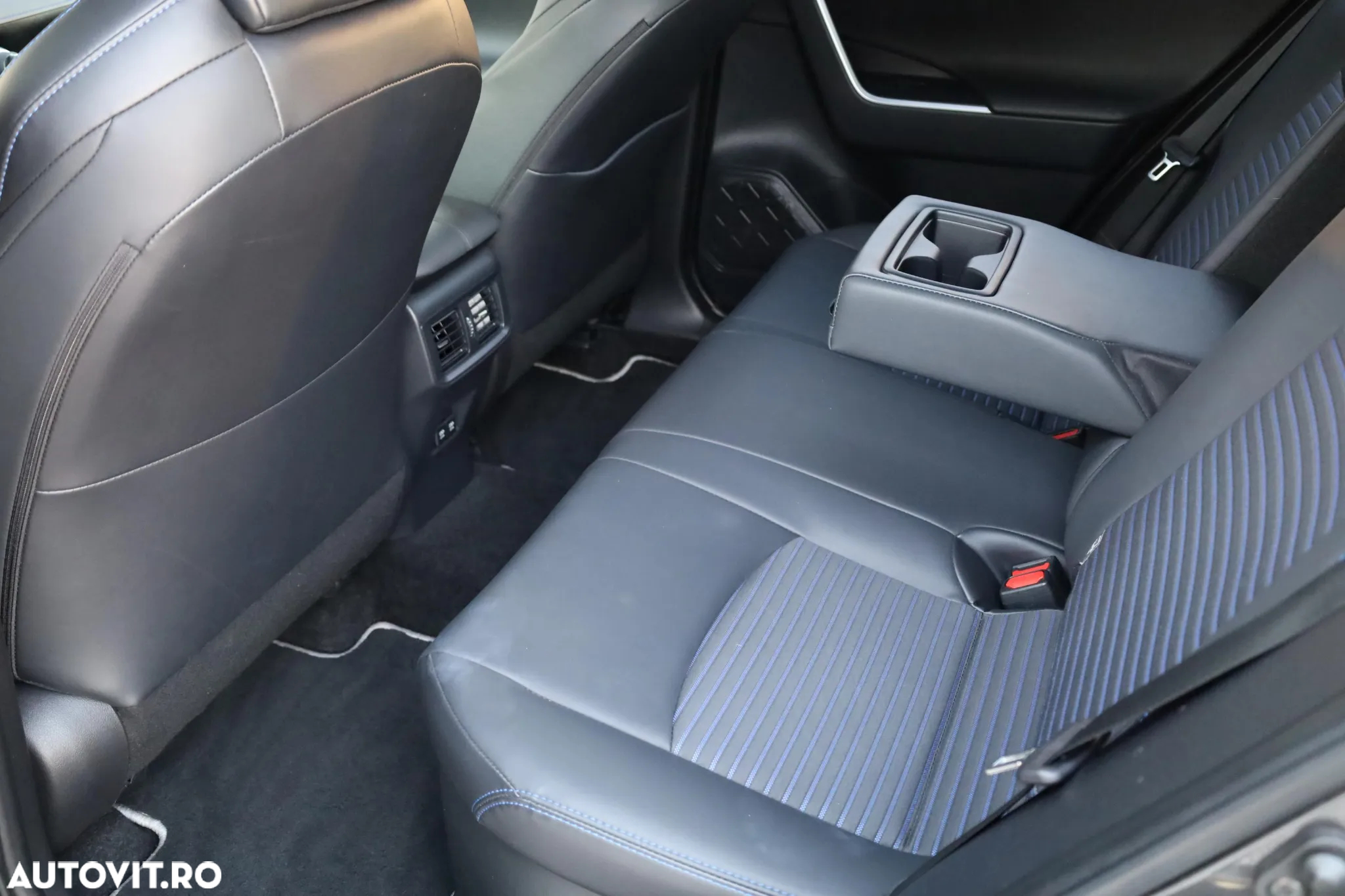 Toyota RAV4 2.5 4x2 Hybrid Style Selection - 16