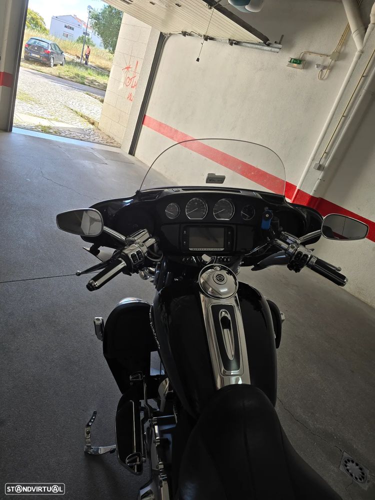 Harley-Davidson FLHTCUI CVO ULTRA - 8