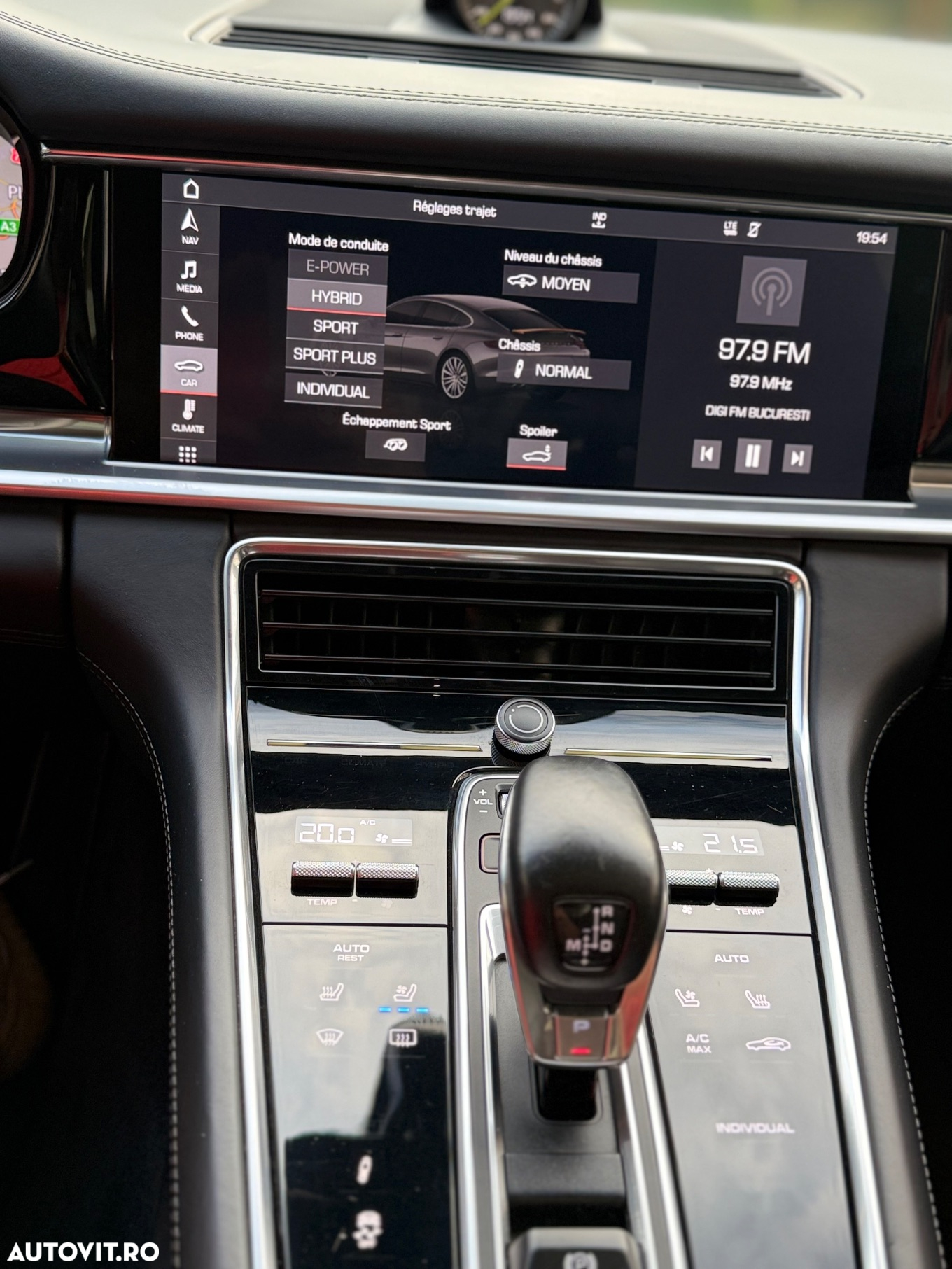 Porsche Panamera 4 E-Hybrid - 12