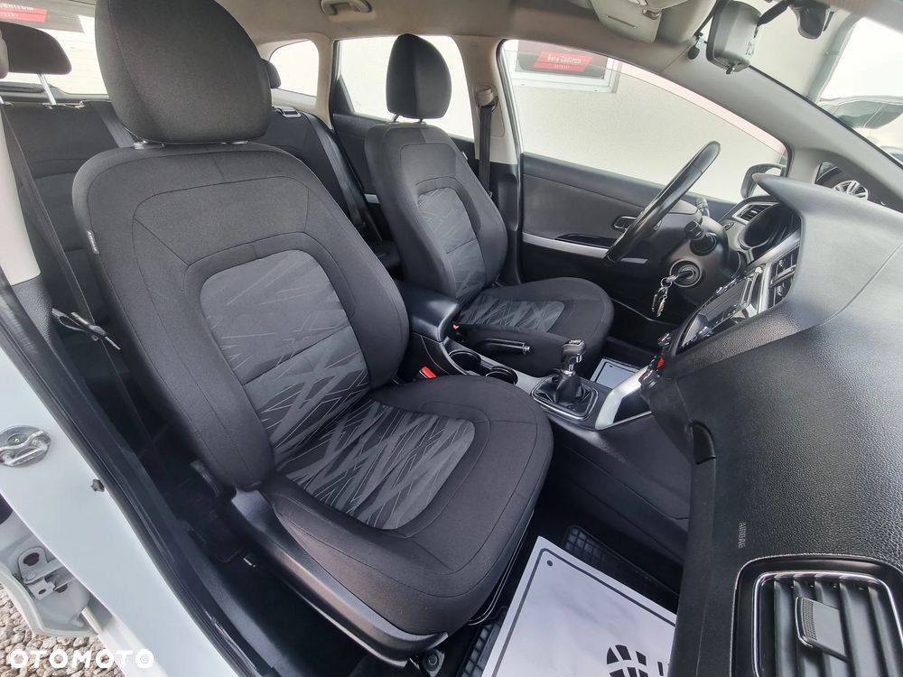 Kia Ceed 1.6 CRDi 128 SW Vision - 11