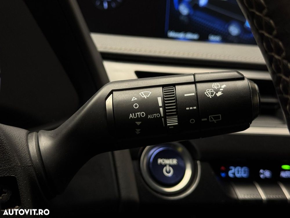 Lexus UX - 19