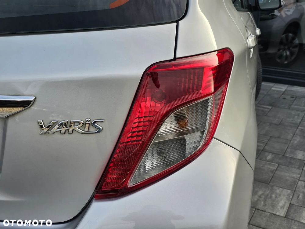 Toyota Yaris 1.33 Prestige - 40