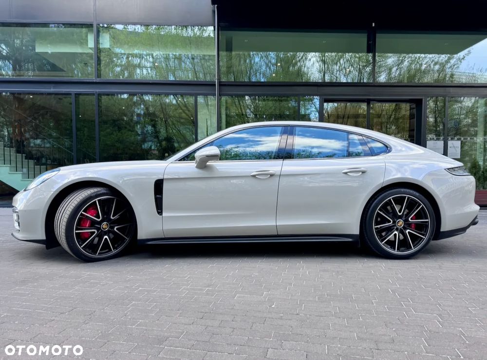 Porsche Panamera - 1