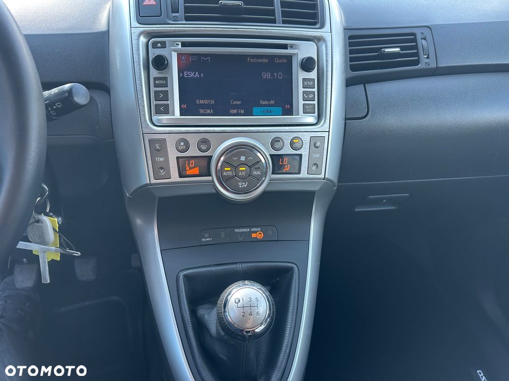 Toyota Verso 1.8 Executive - 11