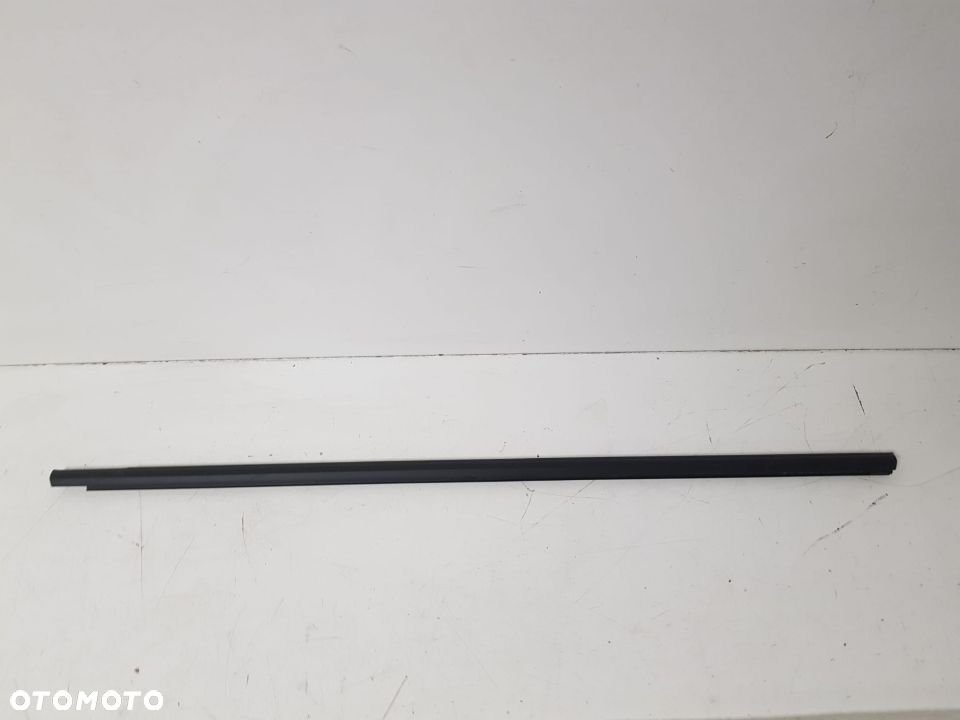 VW GOLF VII 7 LISTWA ZGRANIAJĄCA PRAWA DRZWI PRZÓD 4D NOWA ORYGINAŁ 5G4837478D - 1