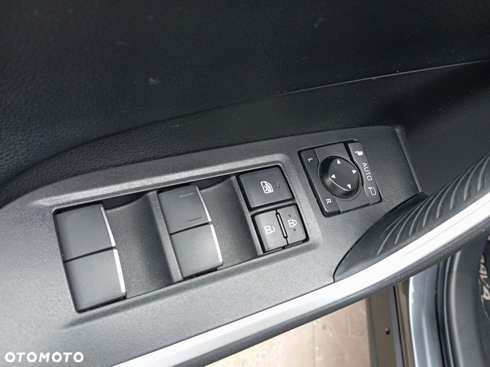 Toyota RAV4 - 16