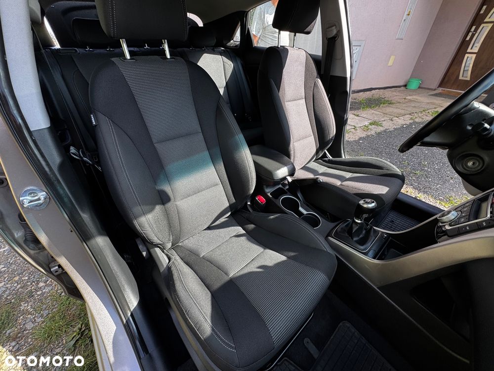 Hyundai i30 1.4 Classic + - 11