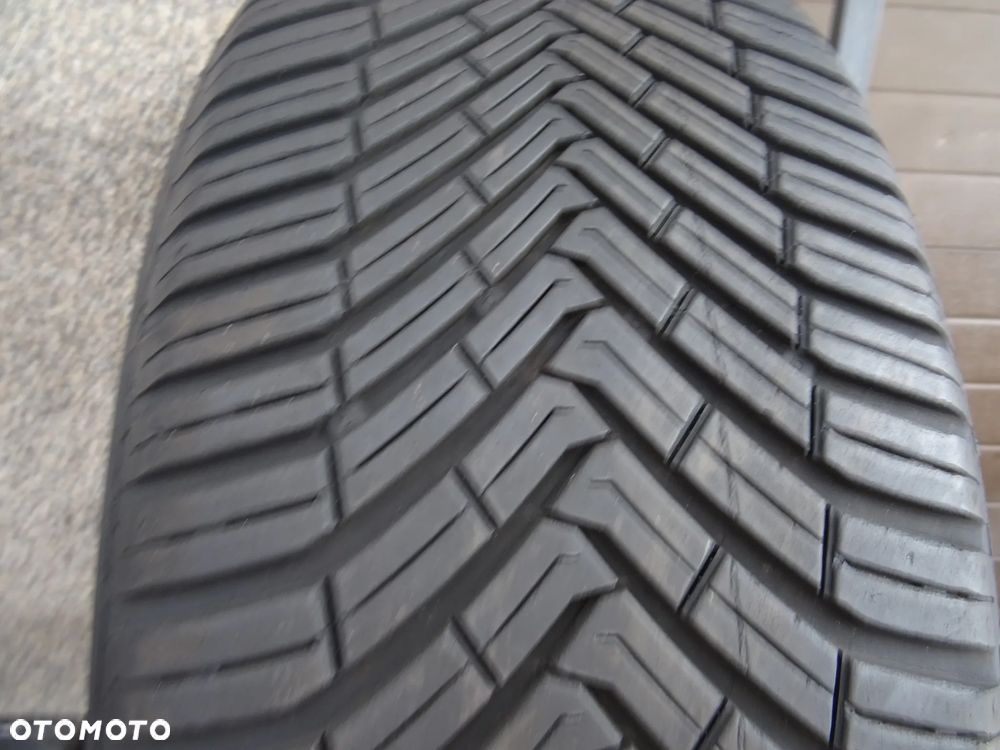 235/55/r18 100v cONTINENTAL All season Contact - 1