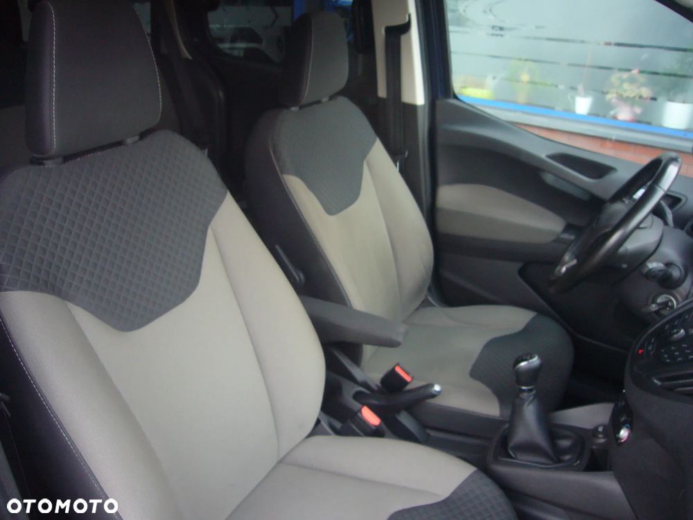 Ford Tourneo Courier 1.5 TDCi Titanium - 19