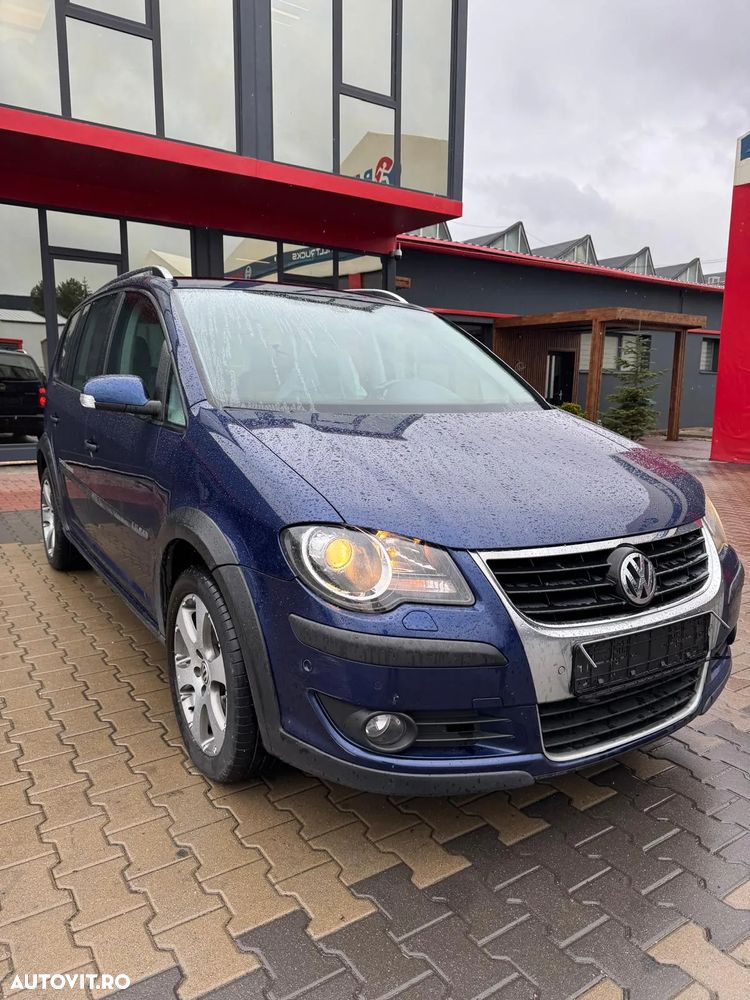 Volkswagen Touran 2.0 TDI DPF DSG Cross - 18