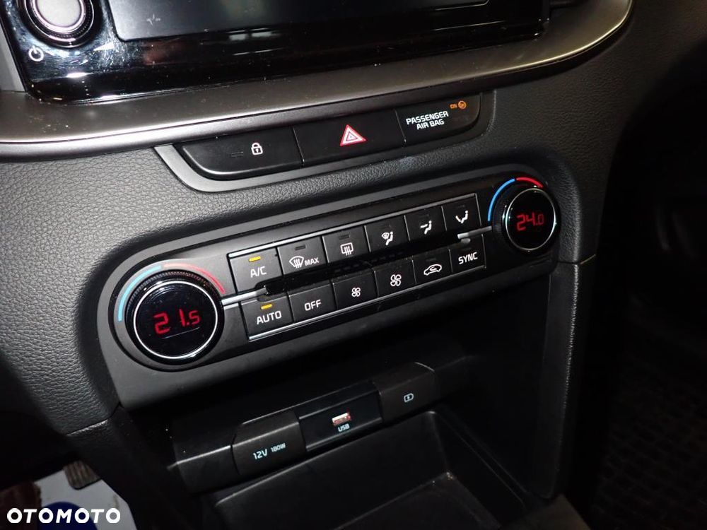 Kia Ceed - 7