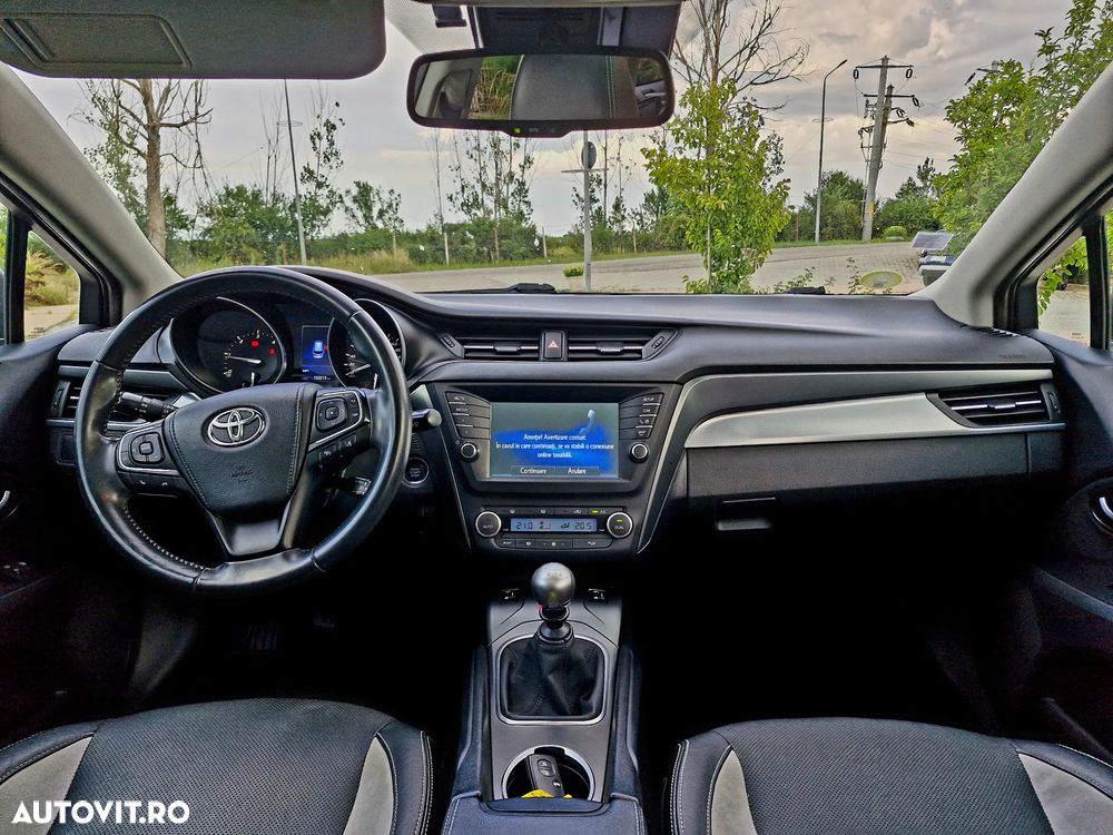 Toyota Avensis 2.0 D-4D Executive - 9