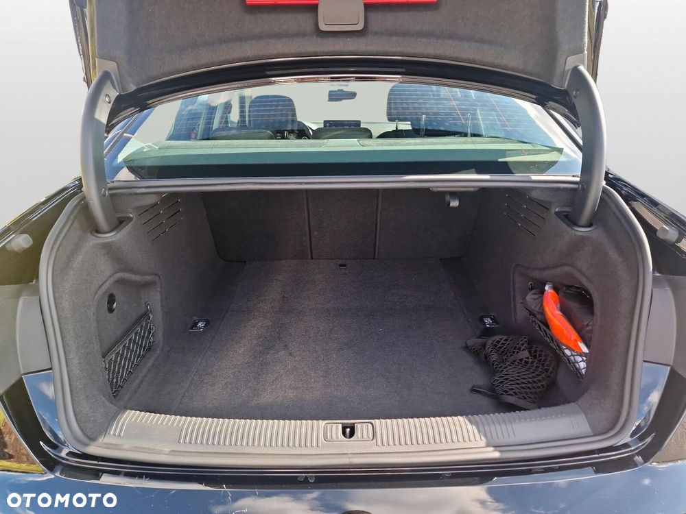 Audi A4 Limousine - 23