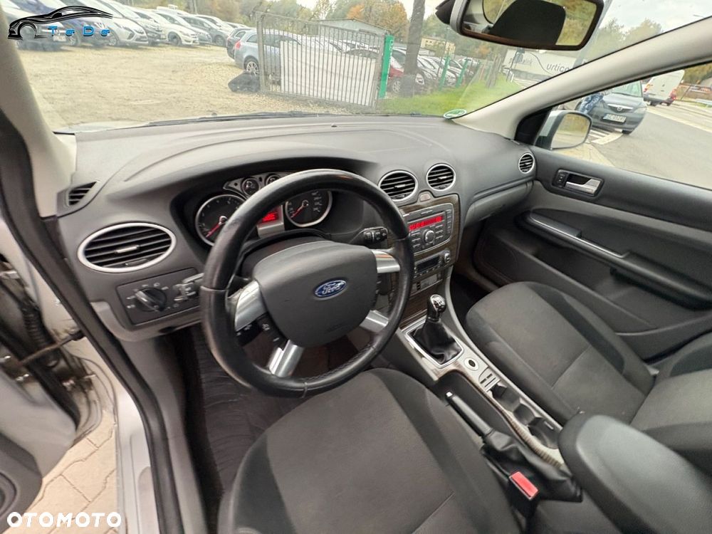 Ford Focus 1.8 FF Ghia - 19