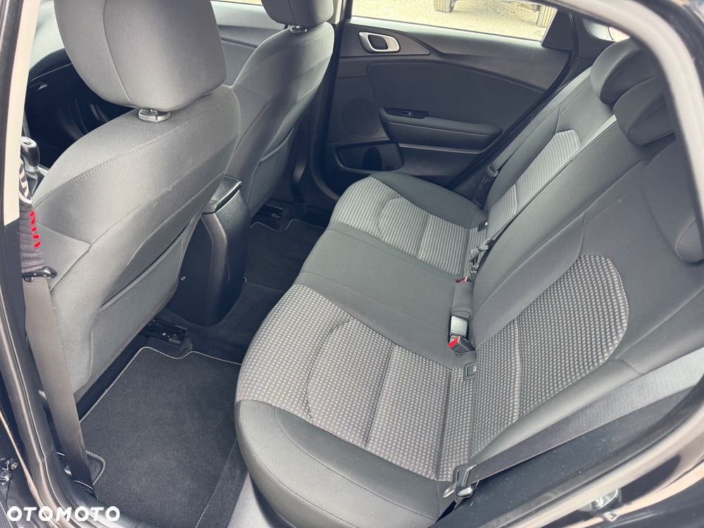 Kia Ceed 1.4 CVVT Dream-Team Edition - 19
