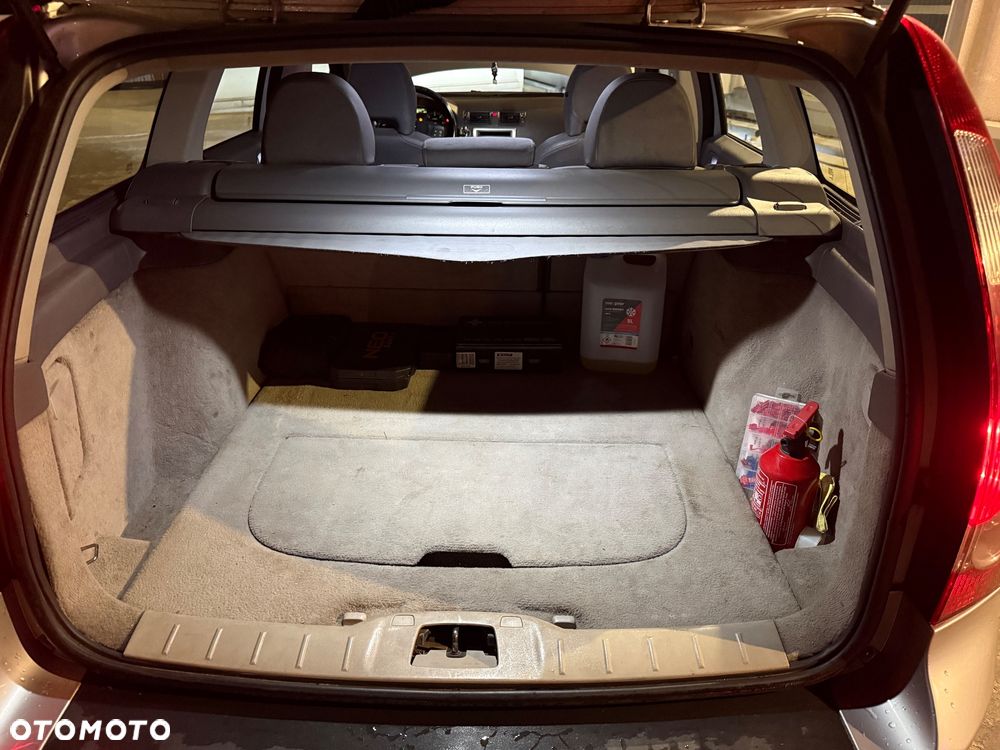 Volvo V50 2.0D Momentum - 36