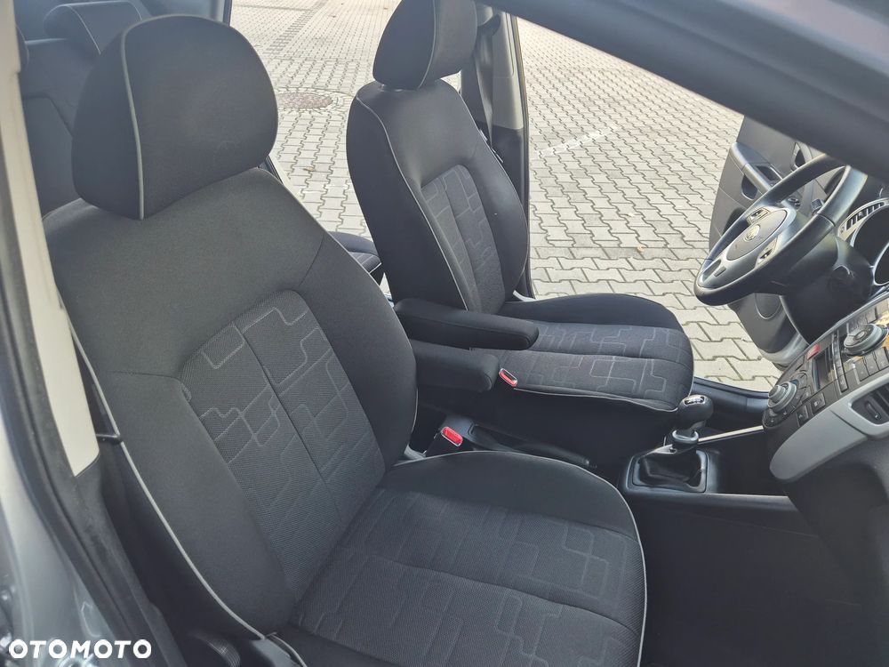 Kia Venga 1.4 L - 14