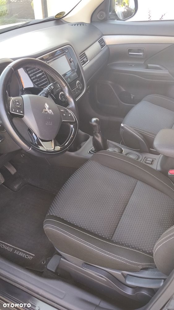 Mitsubishi Outlander - 6