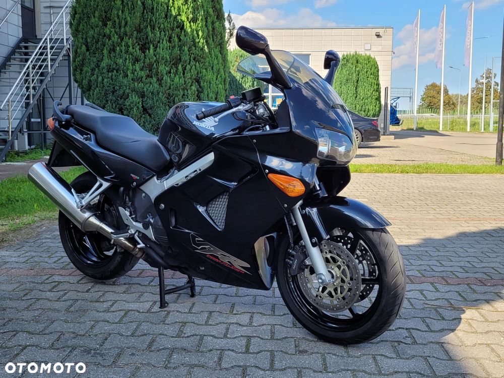 Honda VFR - 19