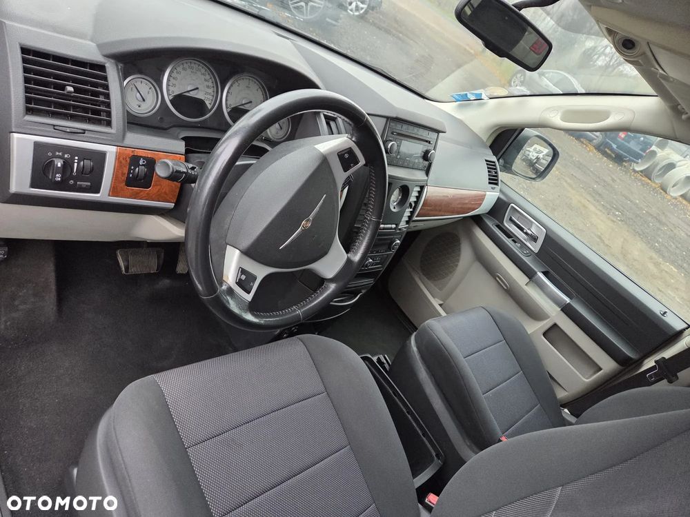 Chrysler Grand Voyager - 20