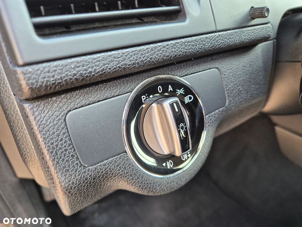 Mercedes-Benz Klasa C 180 Kompressor Automatik BlueEFFICIENCY - 15