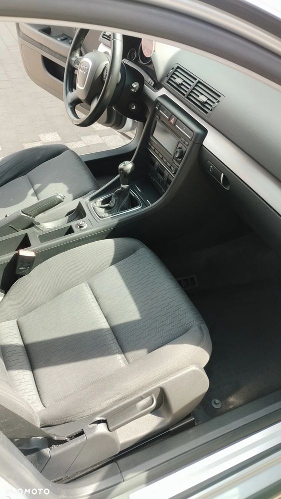 Audi A4 Limousine - 8