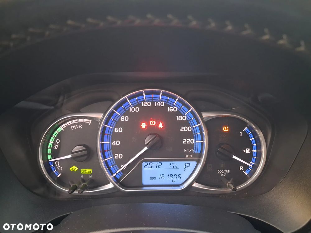Toyota Yaris Hybrid 100 Dynamic - 22