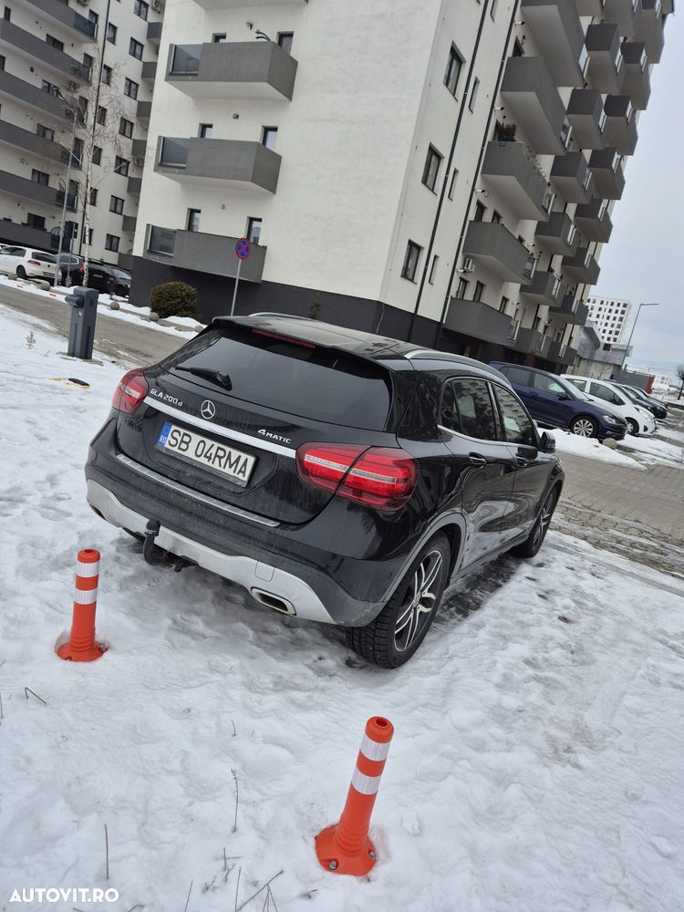 Mercedes-Benz GLA 200 d 4MATIC Aut. - 1