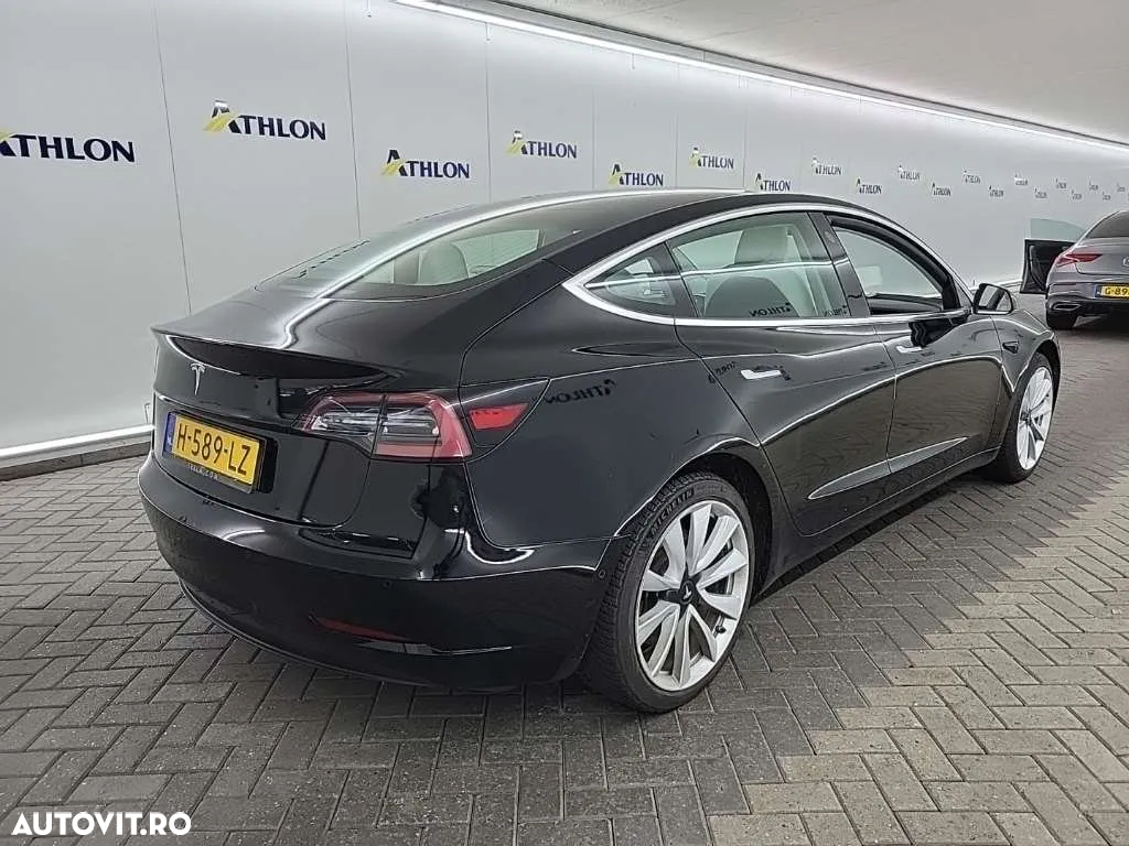 Tesla Model 3 Standard Reichweite Plus Hinterradantrieb - 3