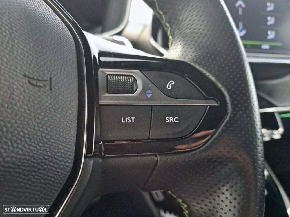 Peugeot 2008 1.2 PureTech GT Line EAT8 - 17