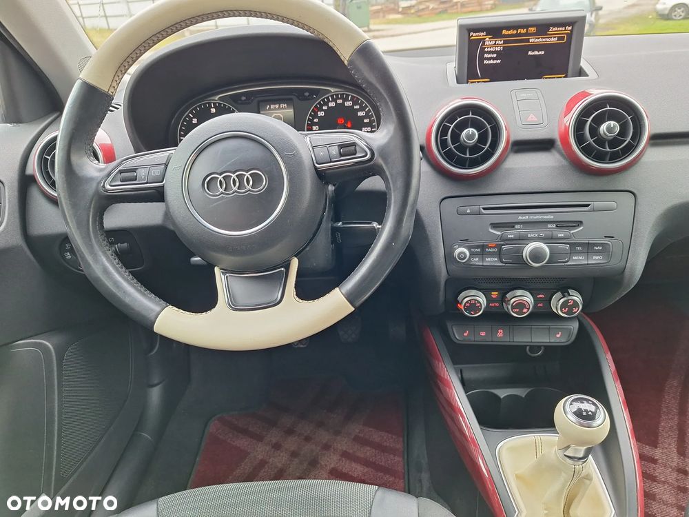 Audi A1 Sportback 1.6 TDI S line edition - 32