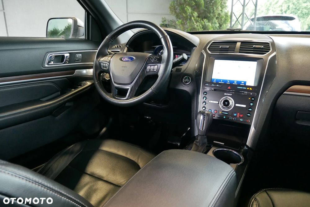 Ford Explorer - 19