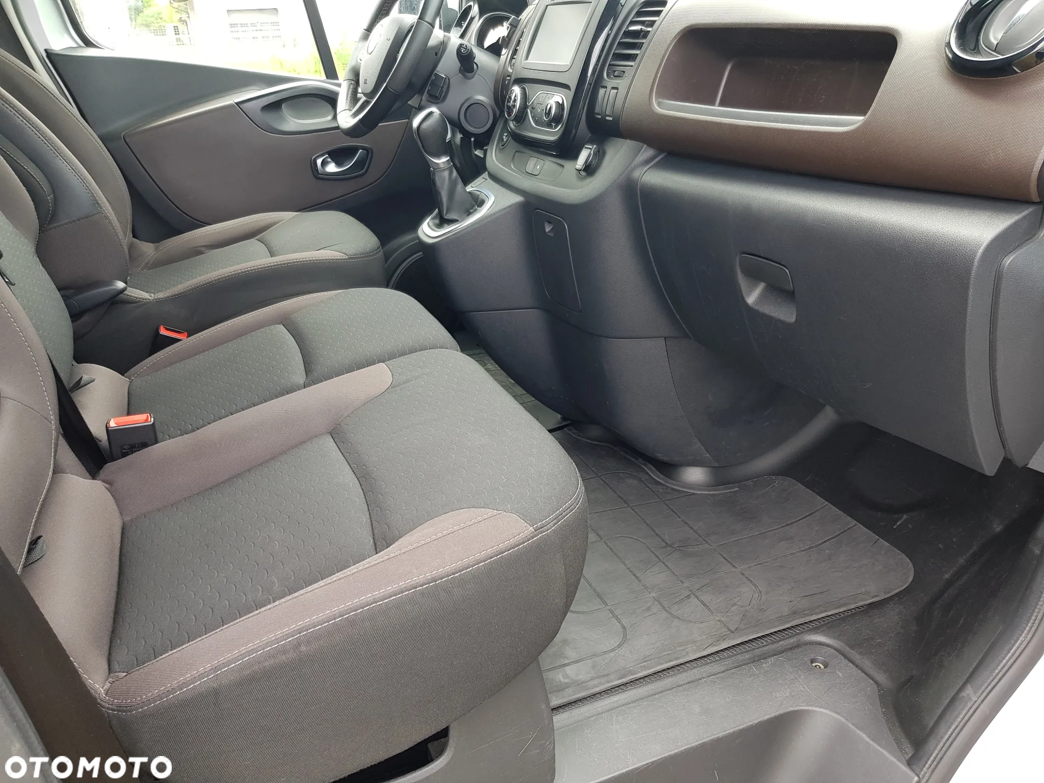 Renault Trafic - 16