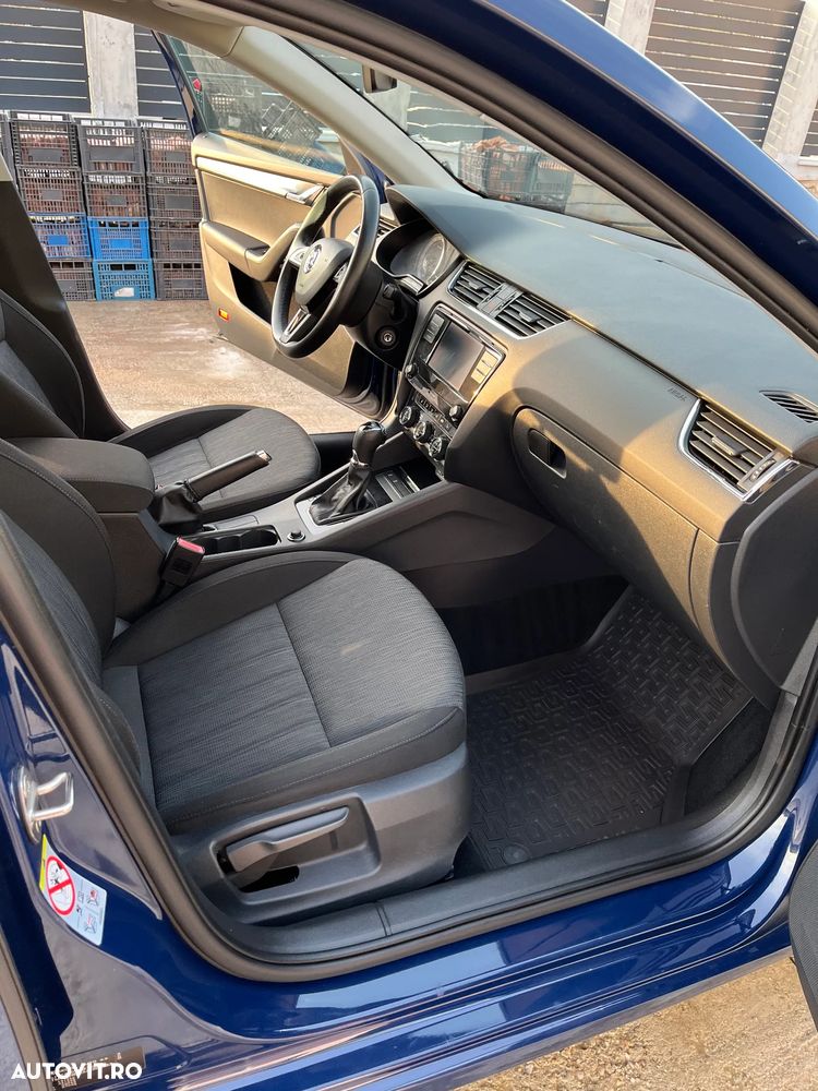 Skoda Octavia 1.6 TDI DSG Style - 14