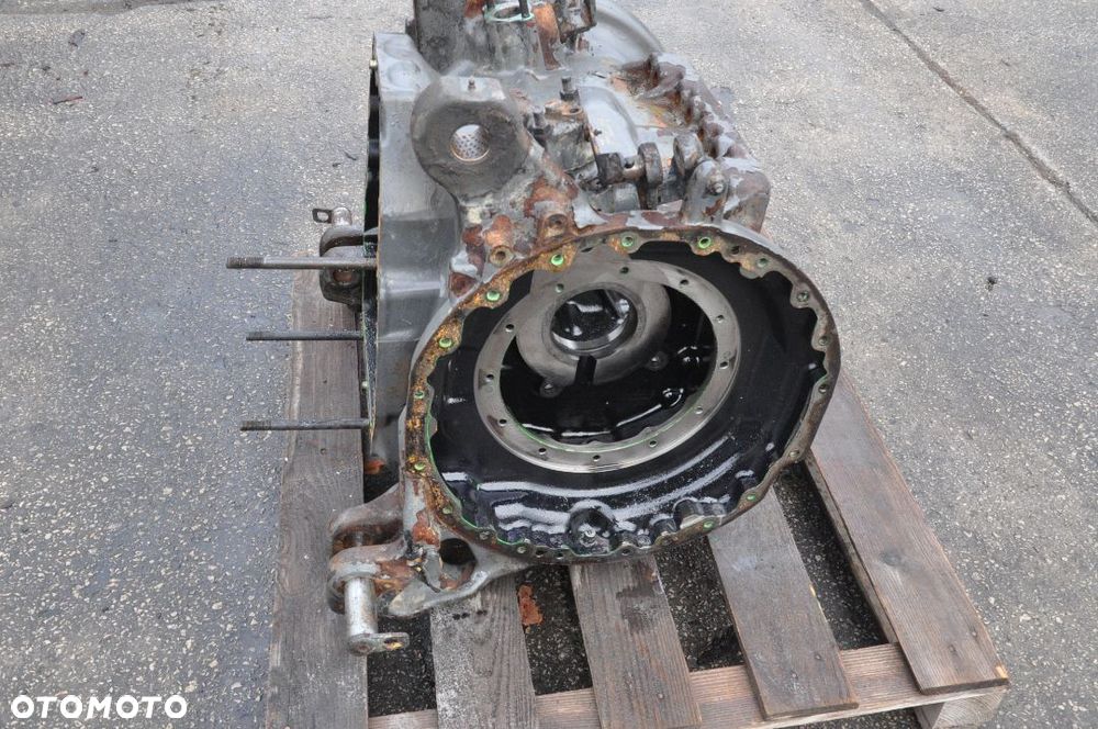 OBUDOWA TYLNEGO MOSTU FENDT 724 - 4