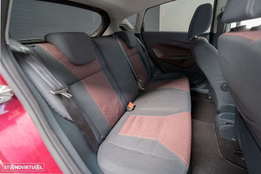 Ford Fiesta 1.4 TDCI Titanium - 24