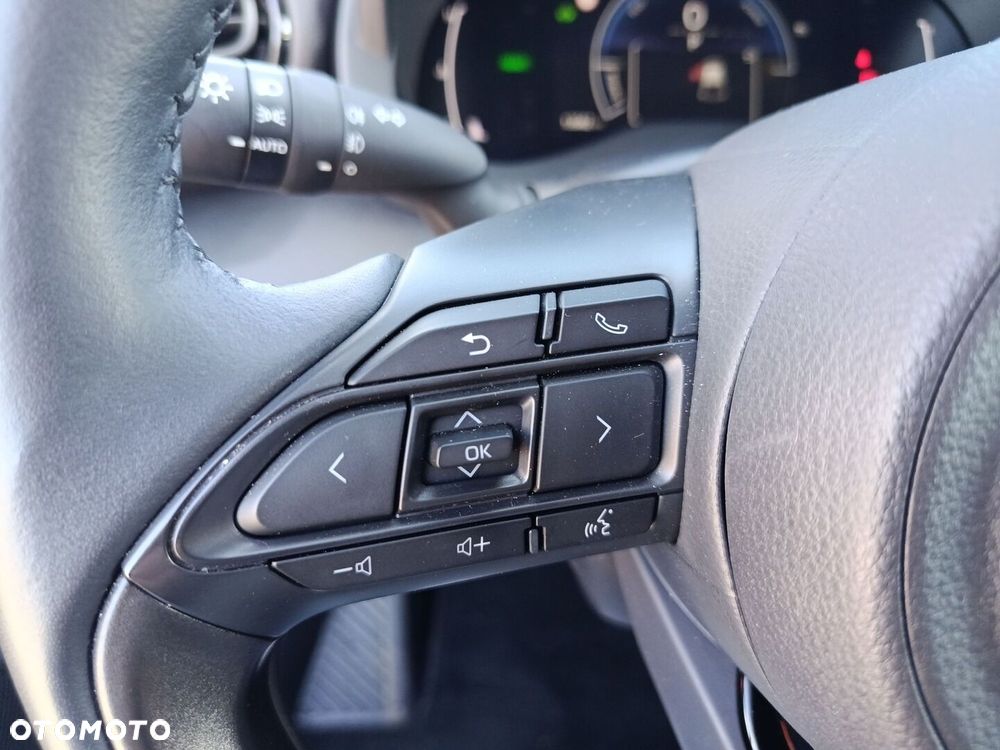 Toyota Yaris Hybrid 1.5 Style - 24