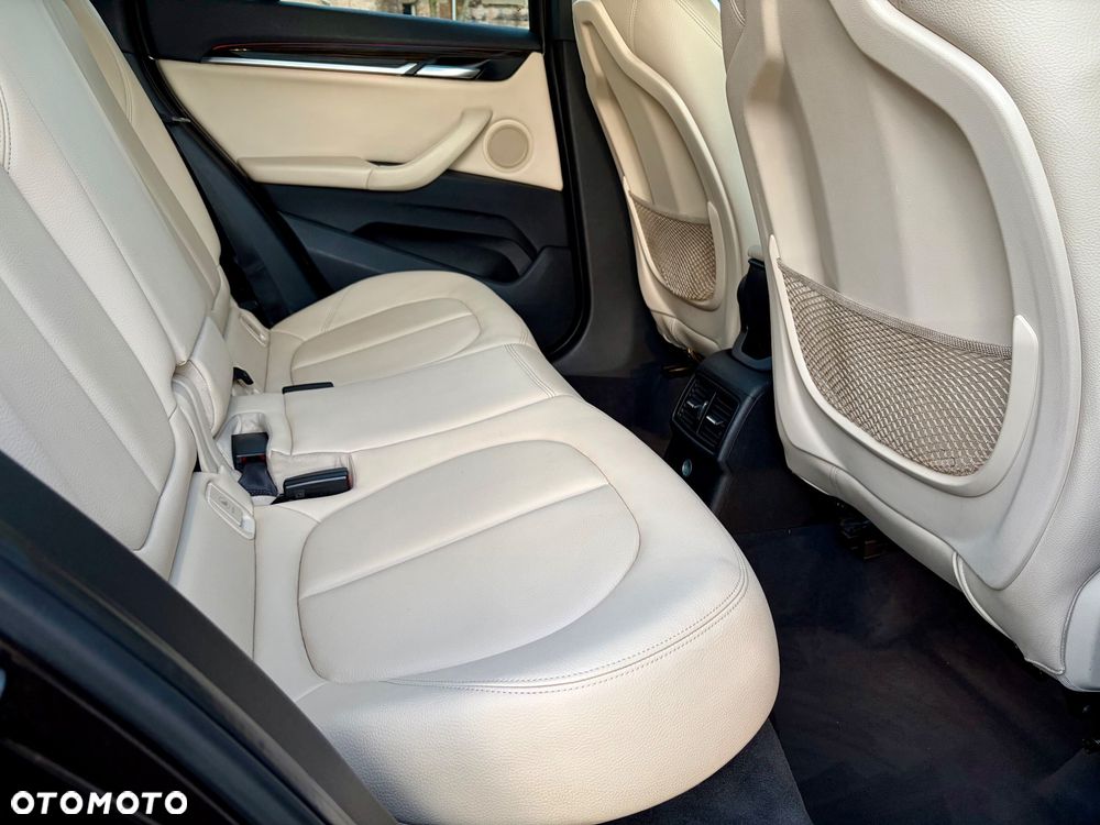BMW X1 xDrive25i xLine - 16