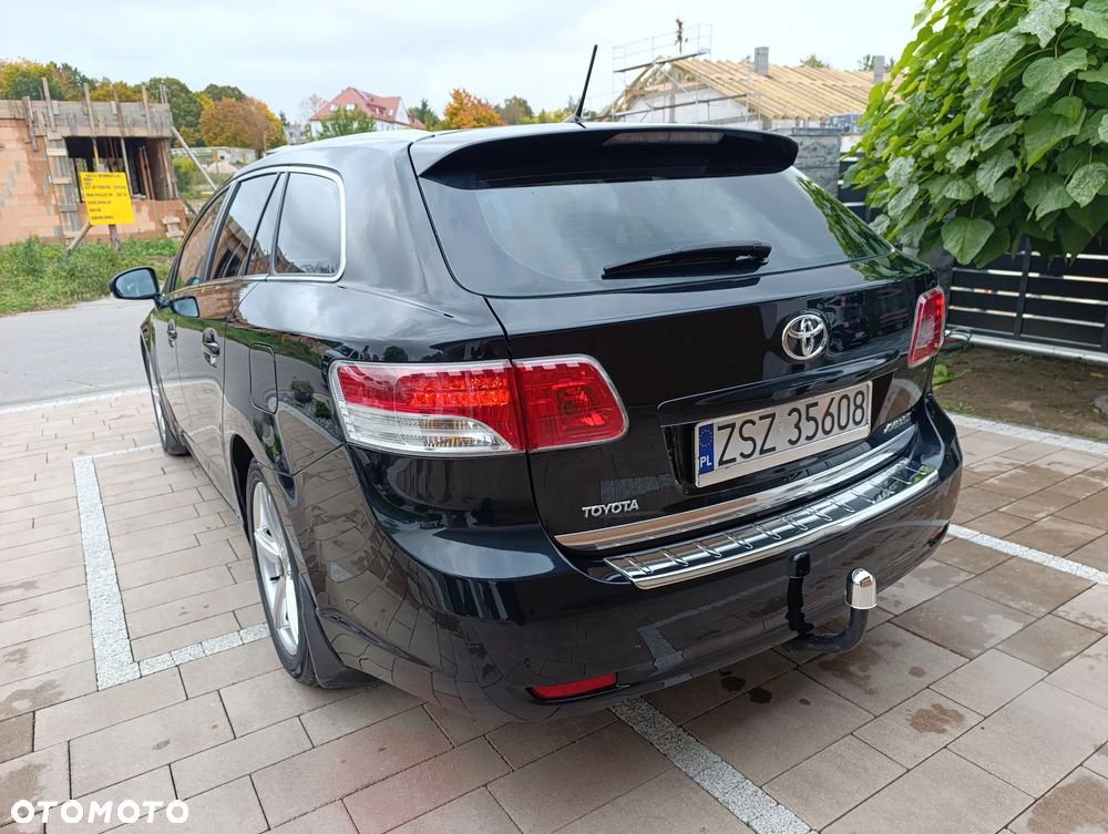 Toyota Avensis - 21