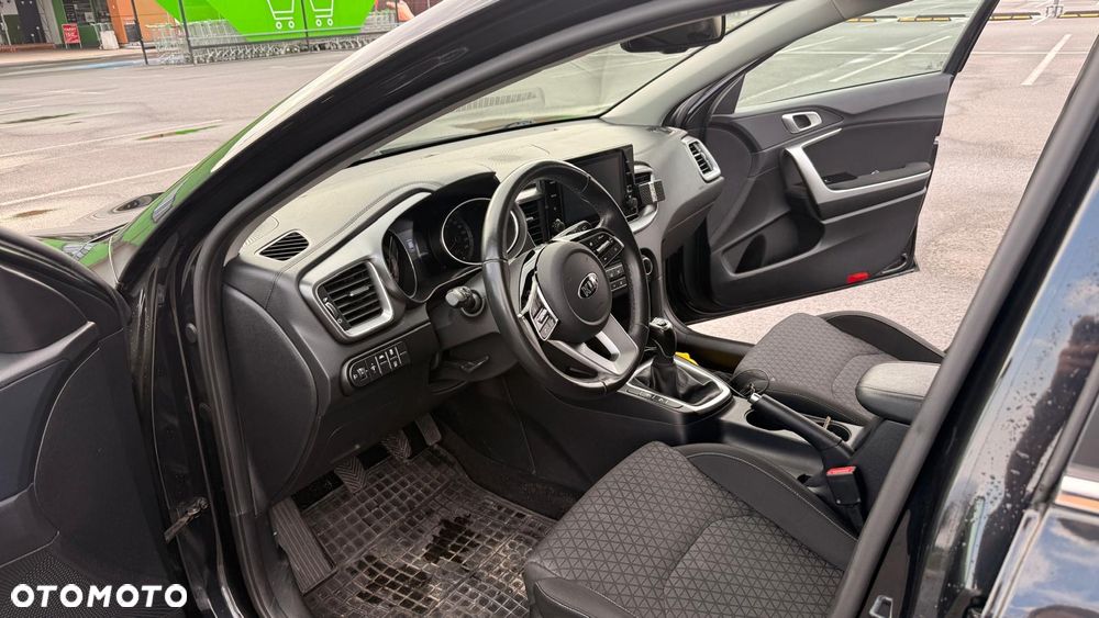 Kia Ceed 1.6 CRDi SCR M - 15
