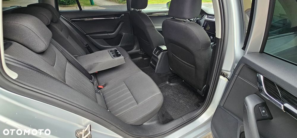 Skoda Octavia 2.0 TDI Style DSG - 13