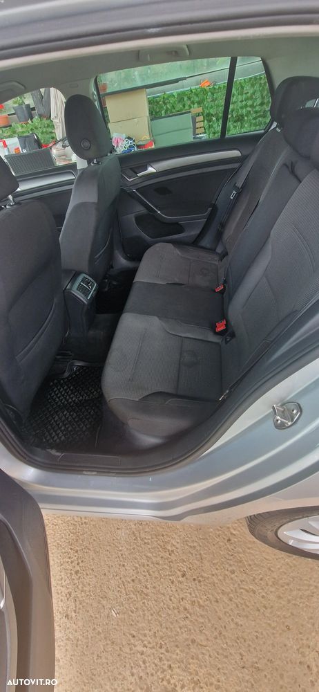 Volkswagen Golf 1.6 TDI DPF BlueMotion Technology Comfortline - 12