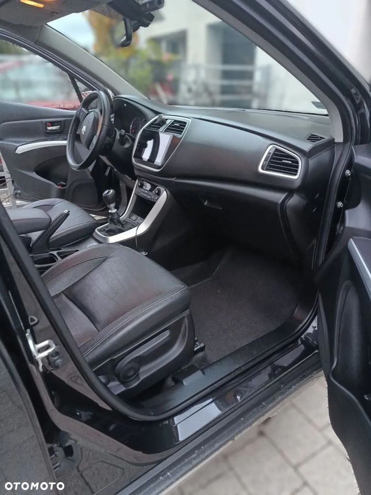 Suzuki SX4 S-Cross 1.6 DDiS Elegance 4WD - 11