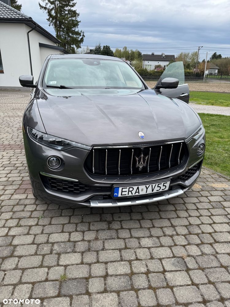 Maserati Levante S Granlusso - 11