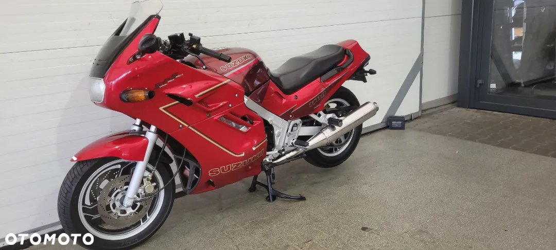 Suzuki GSX - 5