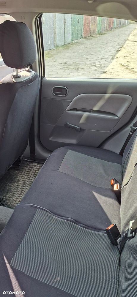 Ford Fiesta 1.4 Ghia - 12