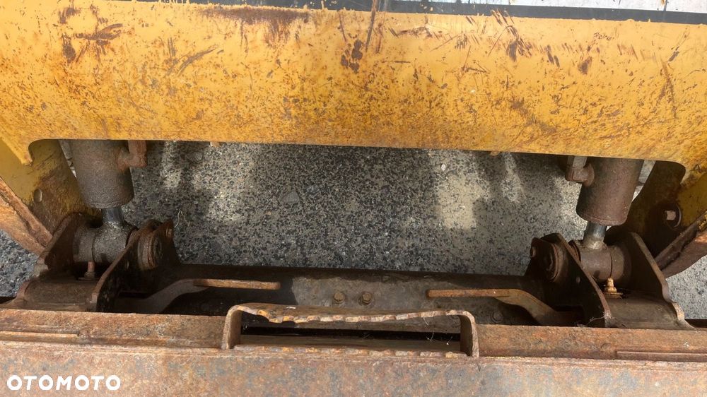 Caterpillar 242 B 4X4 - 25