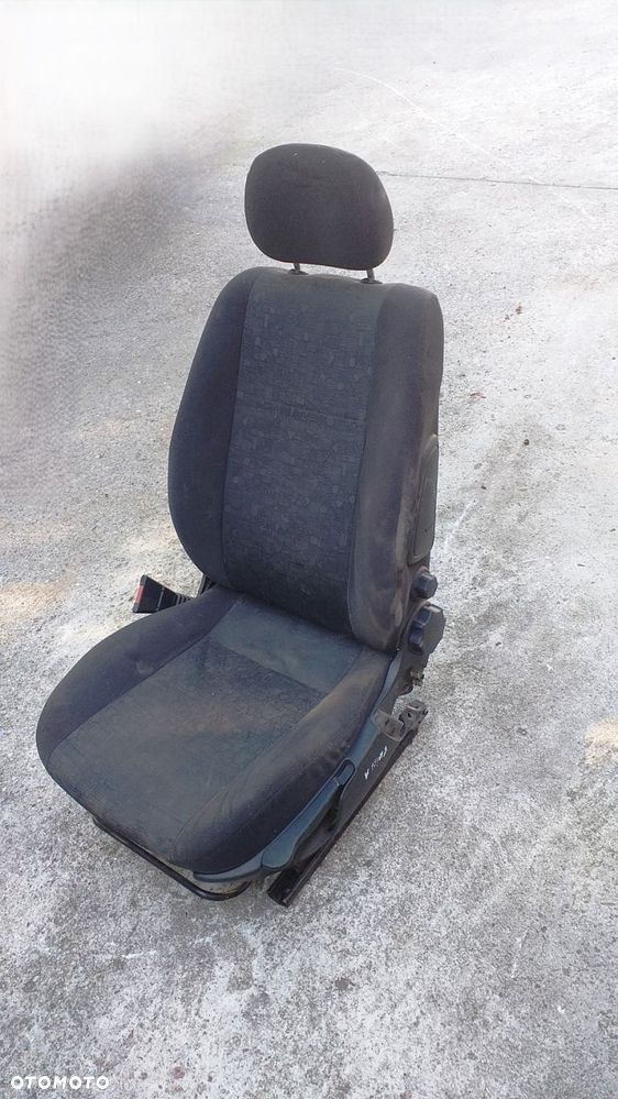 Fotel kierowcy pasażera kanapa trzeci rząd Opel Zafira A - 7 miejsc - 4
