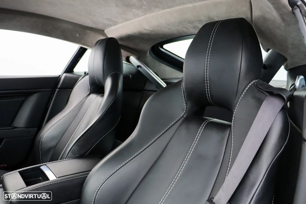 Aston Martin Vantage Coupe V8 Sportshift - 32